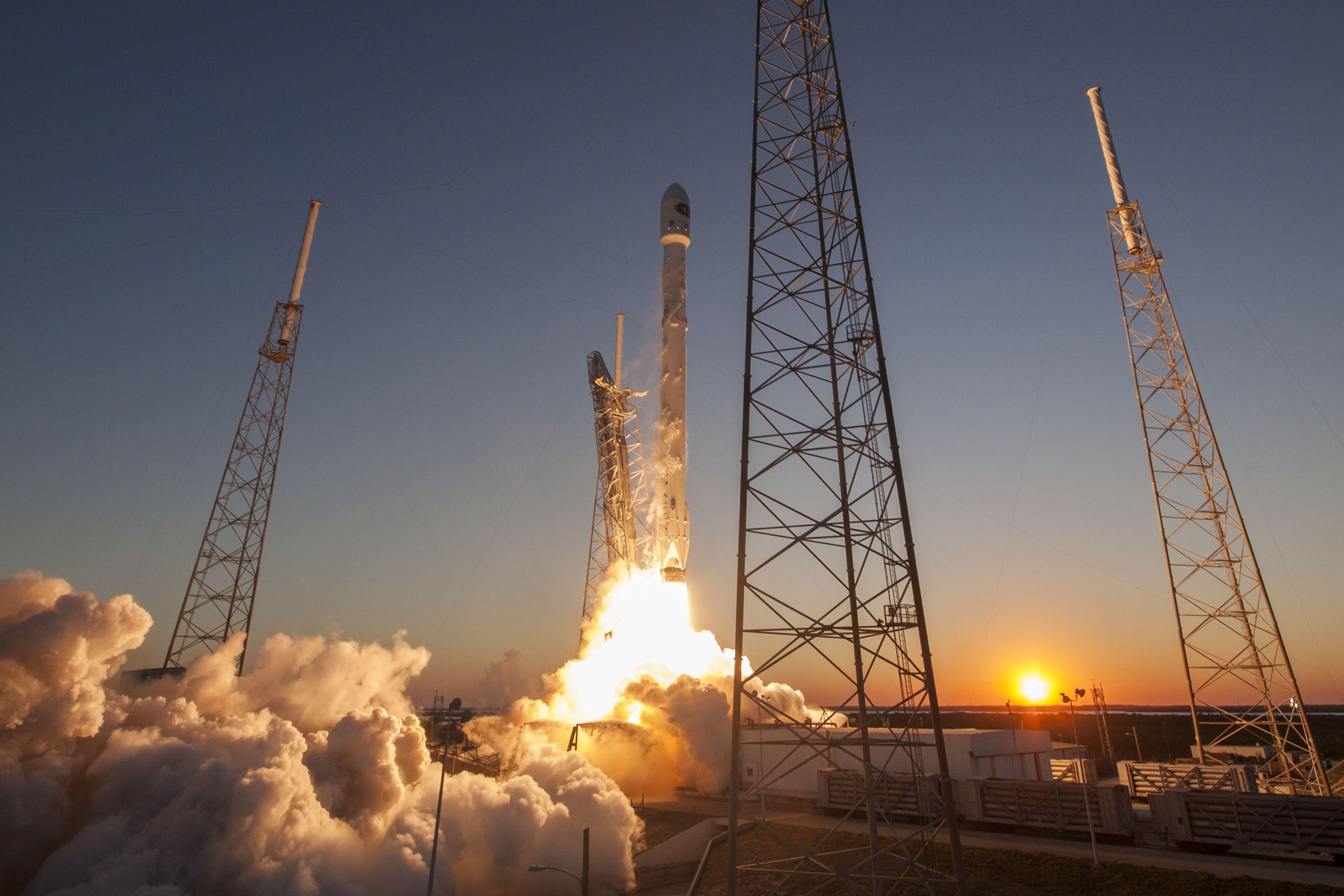 SpaceX Falcon 9- Zuma- Rocket Launch