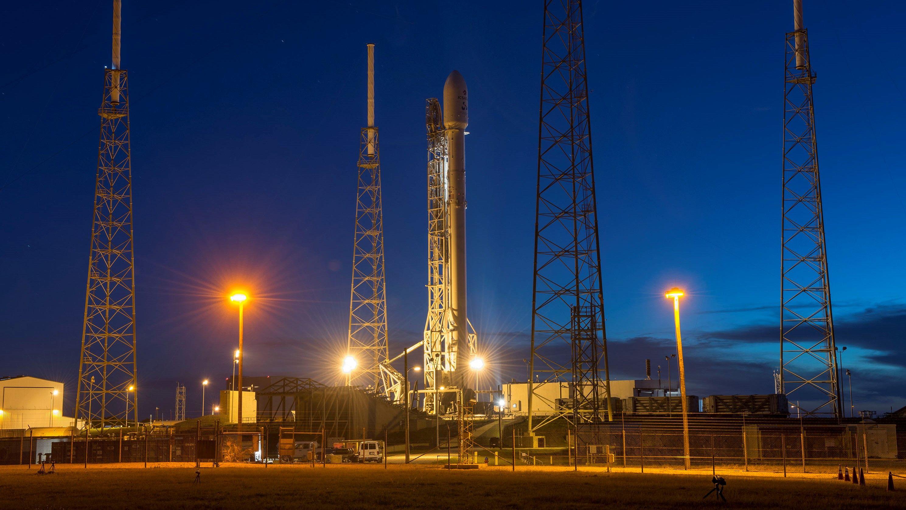 spaceX falcon 9 Full HD Wallpaper and Backgroundx1676