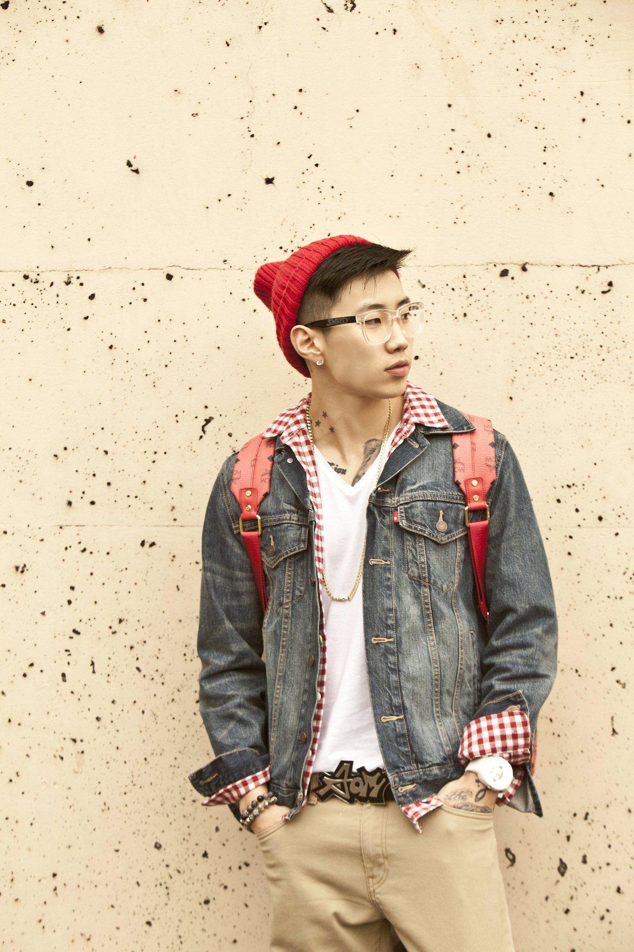 Jay Park.even in nerdy style he looks good.. Jay park