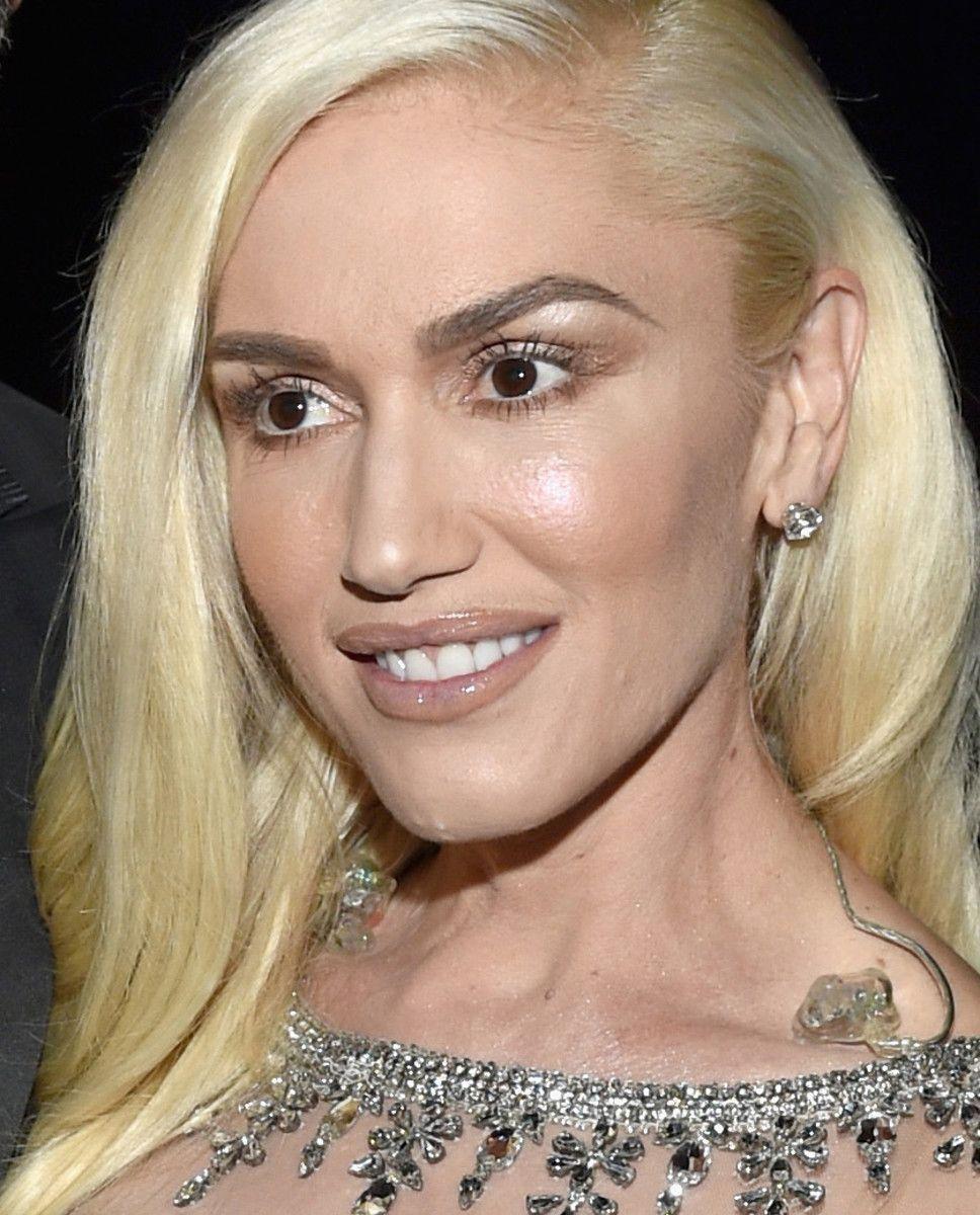 Gwen Stefani's 2016 Billboard Music Awards makeup: yes or no?. if