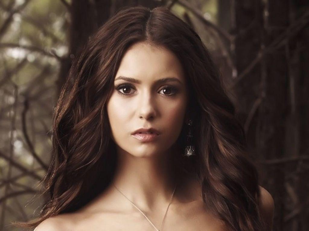 day challenge day 2 fave female character: elena Gilbert