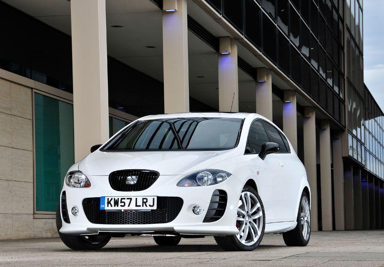 Seat Leon Cupra K1 wallpaper Power Girl