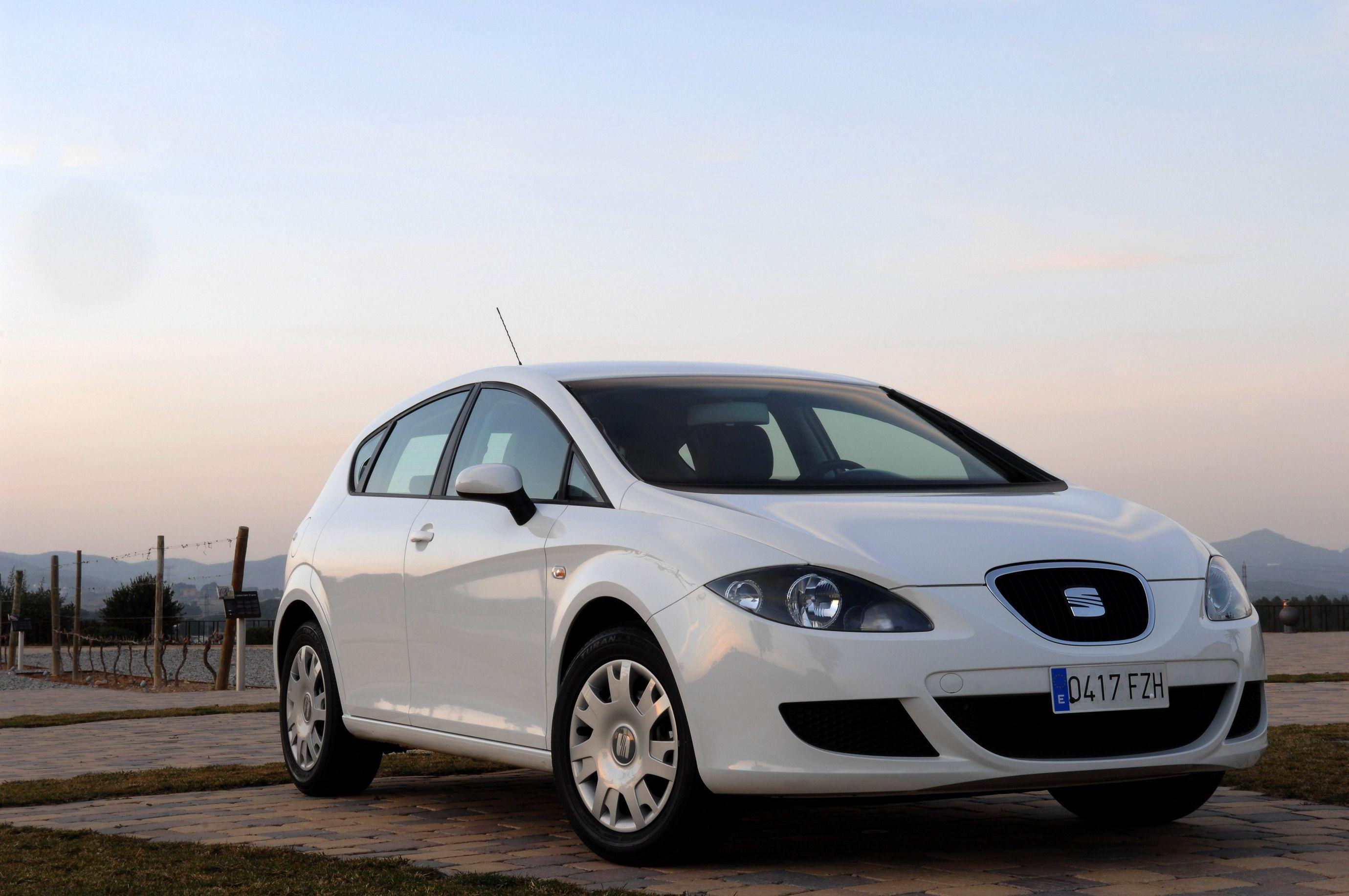 Seat Leon Ecomotive wallpaper Power Girl