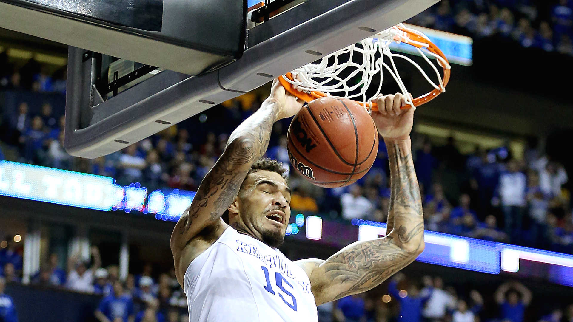 Kentucky wins SEC to enter NCAA Tourney undefeated. NCAA