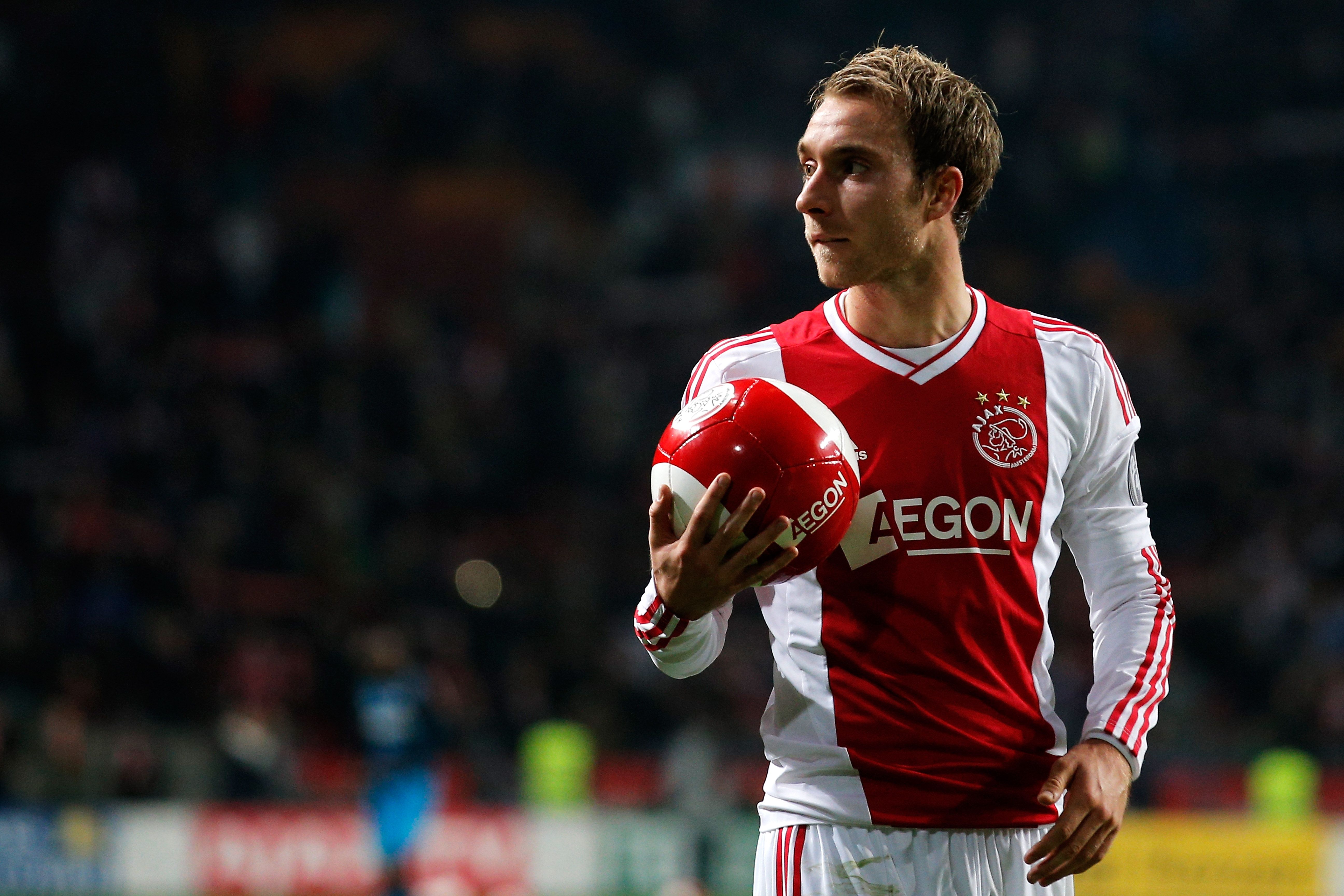 Ajax midfielder won't sign a new contract, says Overmars