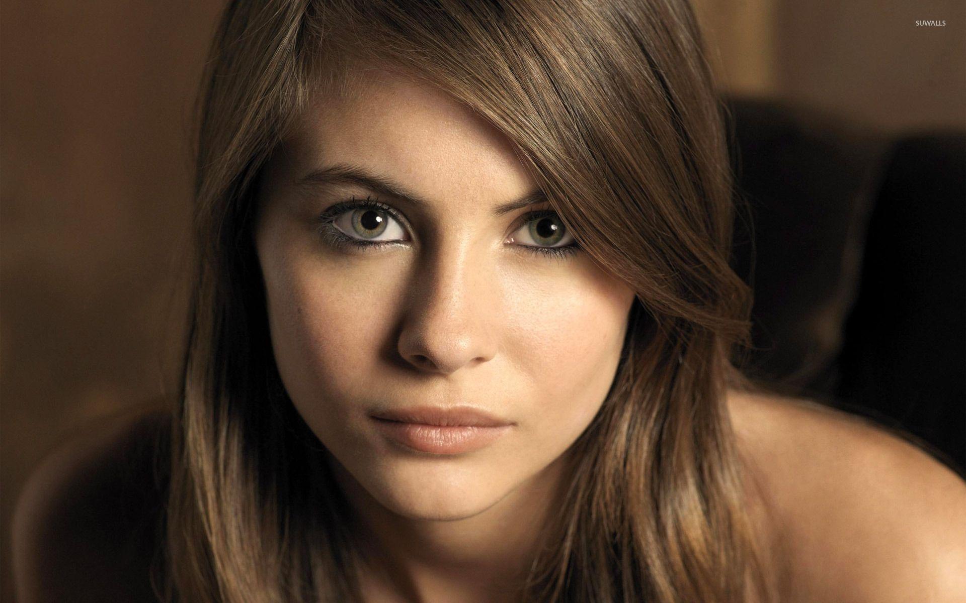 Willa Holland wallpapers