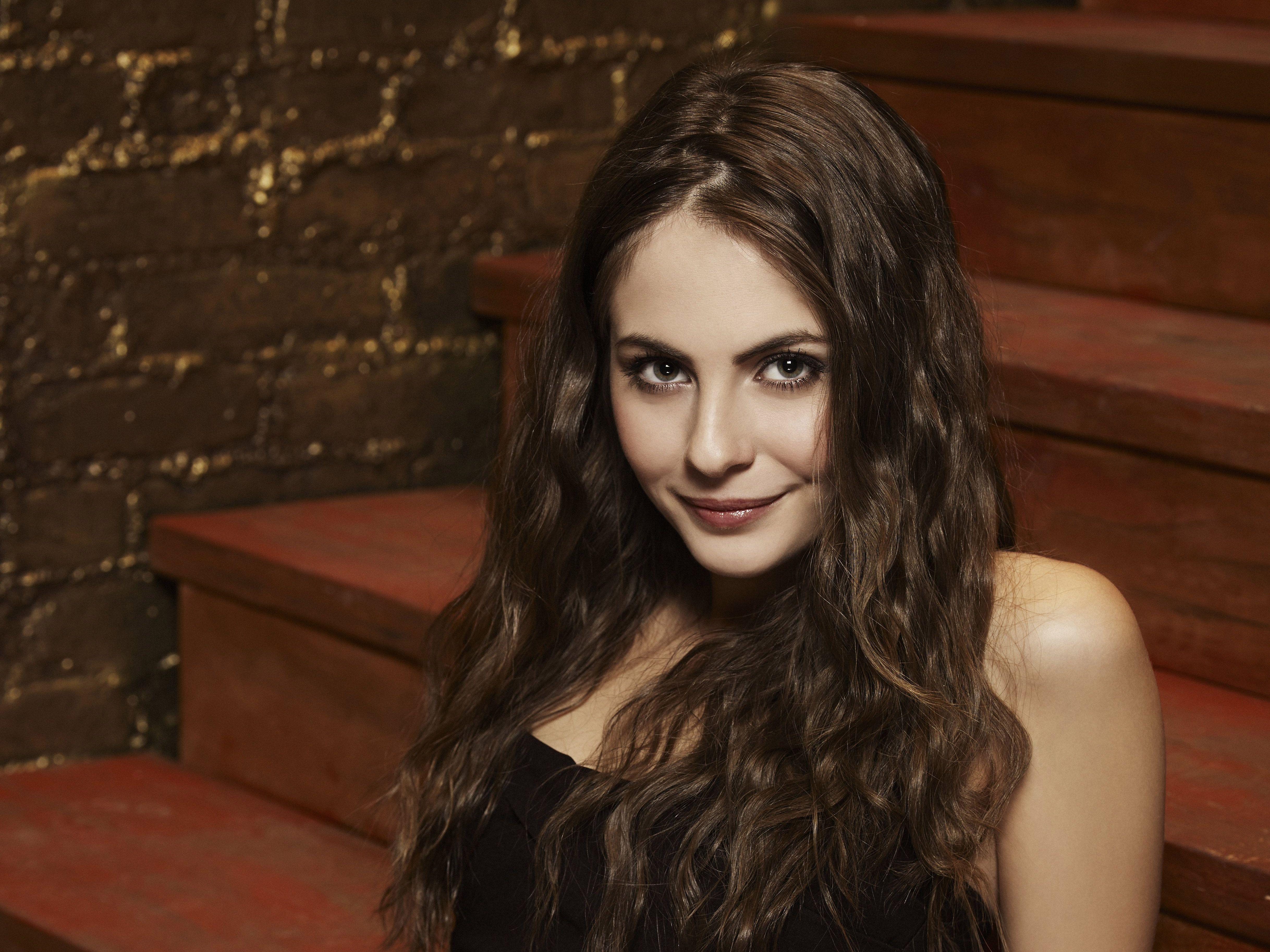 Download 8 Willa Holland Wallpapers