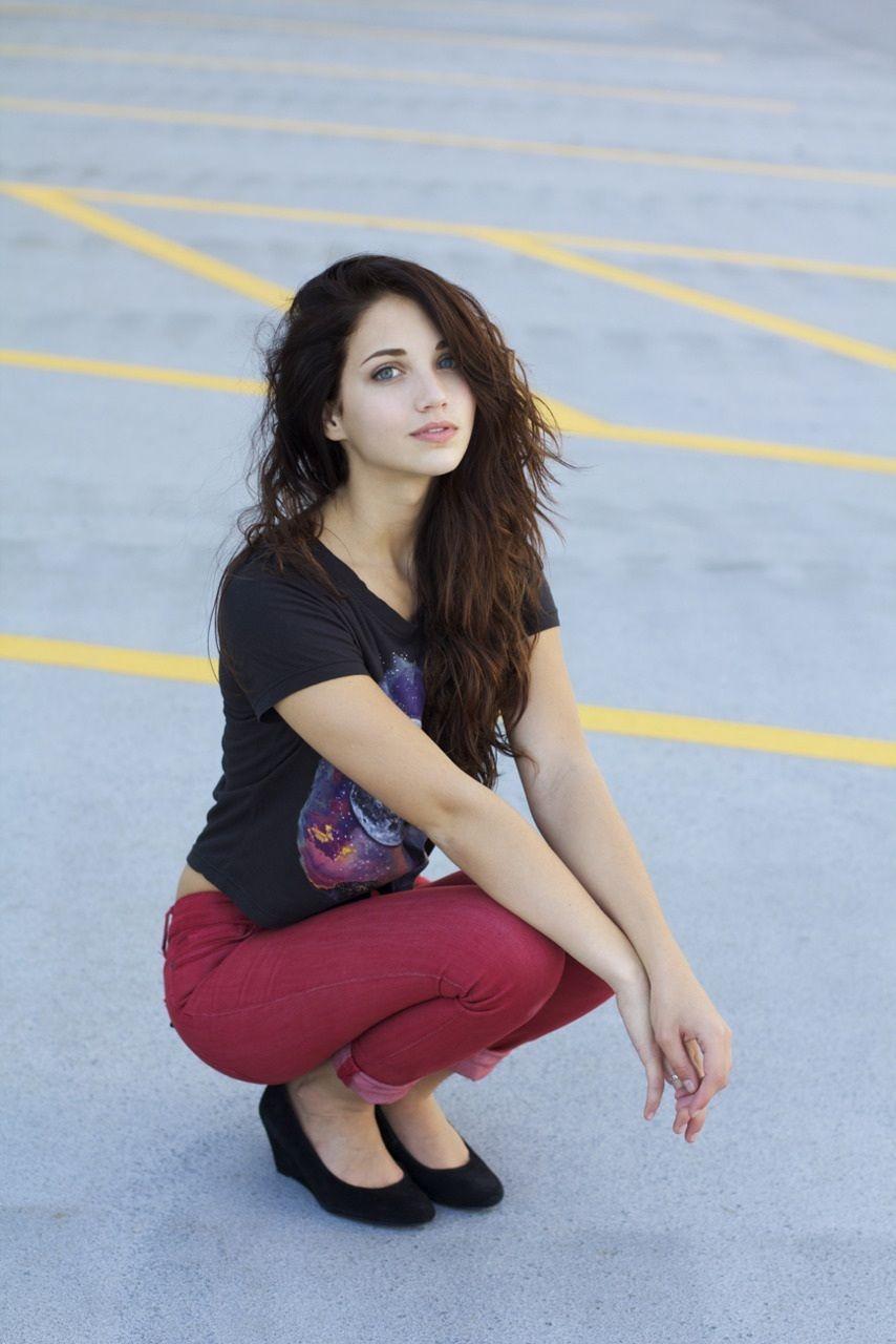 Emily Rudd is a D E F I N I T I O N of cute (pics)