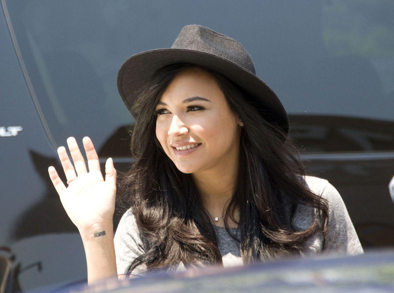 Naya Rivera Kiss Bye. AmazingPict.com