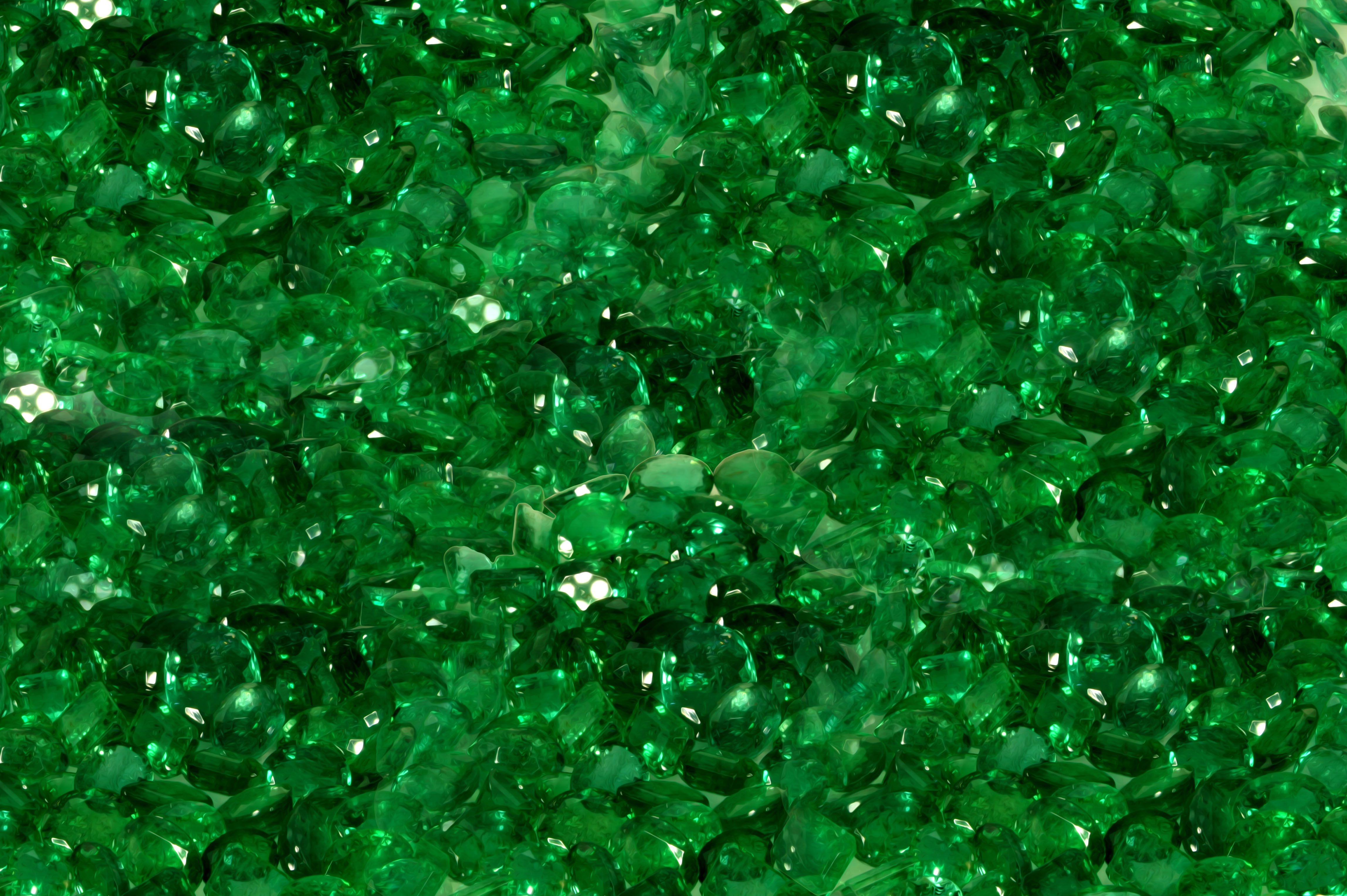 4. "Nail Polish Ideas for an Emerald Green Dress" - wide 7