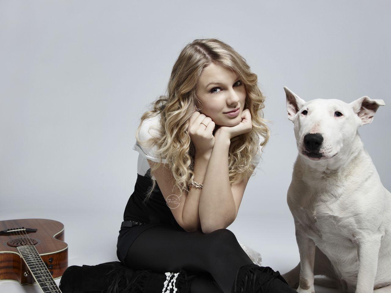 Taylor #Swift and Her #Bullterrier #English #Bull #Terrier #Dog