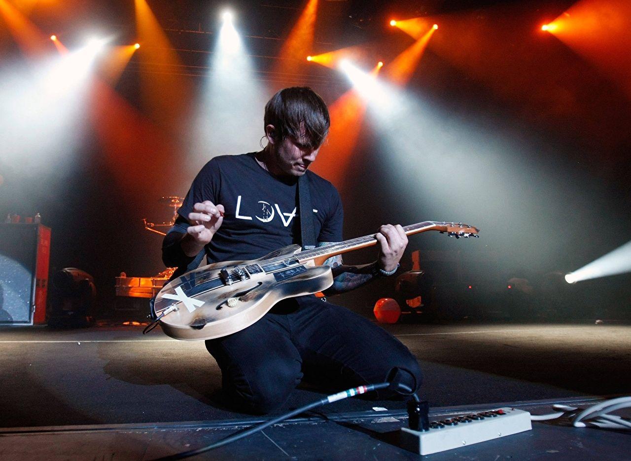 Tom DeLonge Wallpapers - Wallpaper Cave