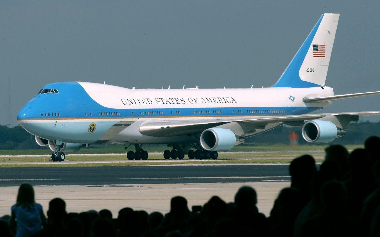 Air Force One wallpaper