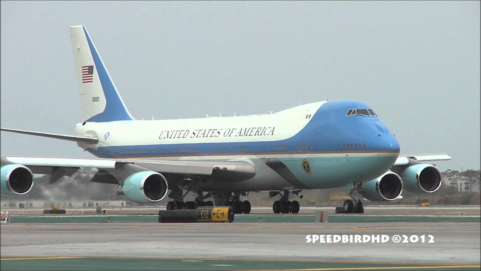 USAF 'Air Force One' Boeing 747 2G4(B) [92 8000] Taxi And Takeoff