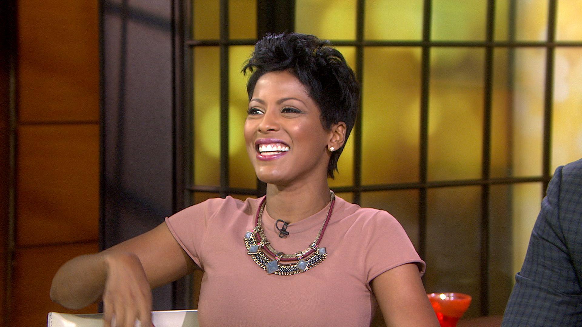 Tamron Hall's stylish necklace helps benefit breast cancer.