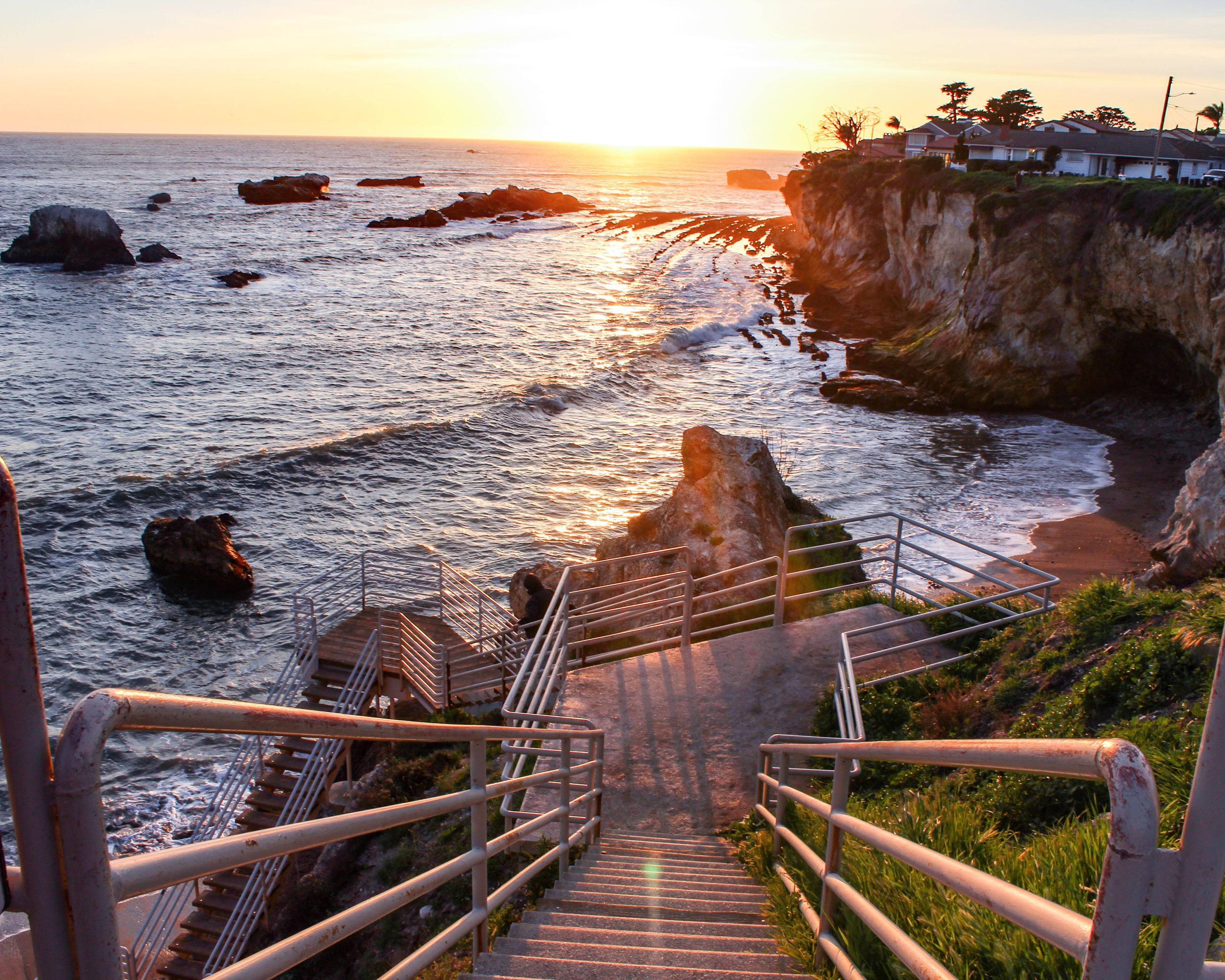 Pismo Beach Sunset: A Symphony of Hues and Tranquility