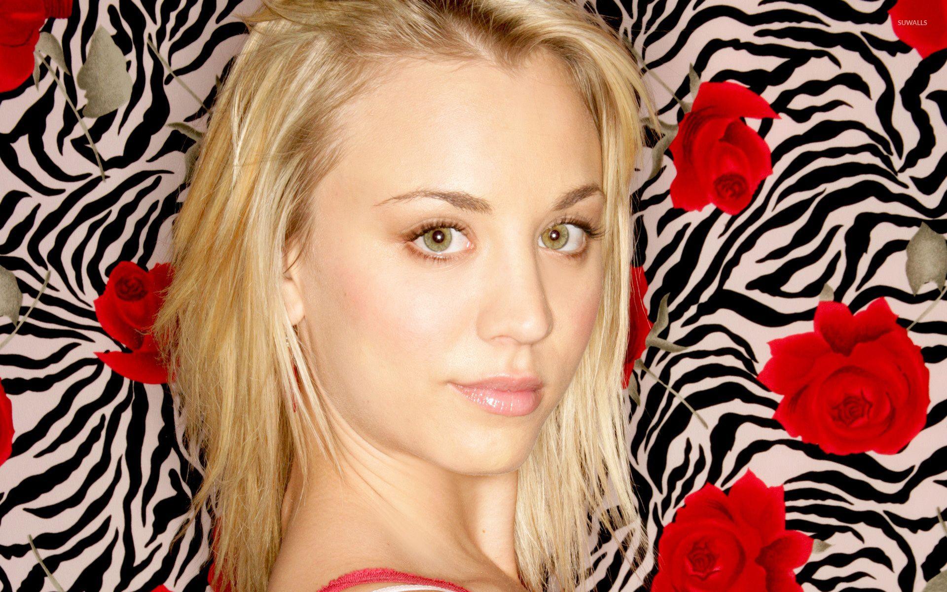 Kaley Cuoco [24] wallpaper wallpaper