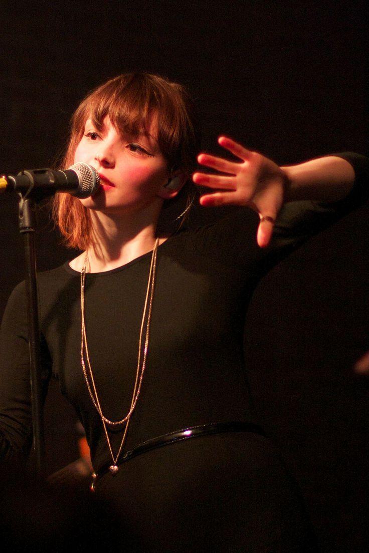 best Lauren Mayberry image. Pretty girls
