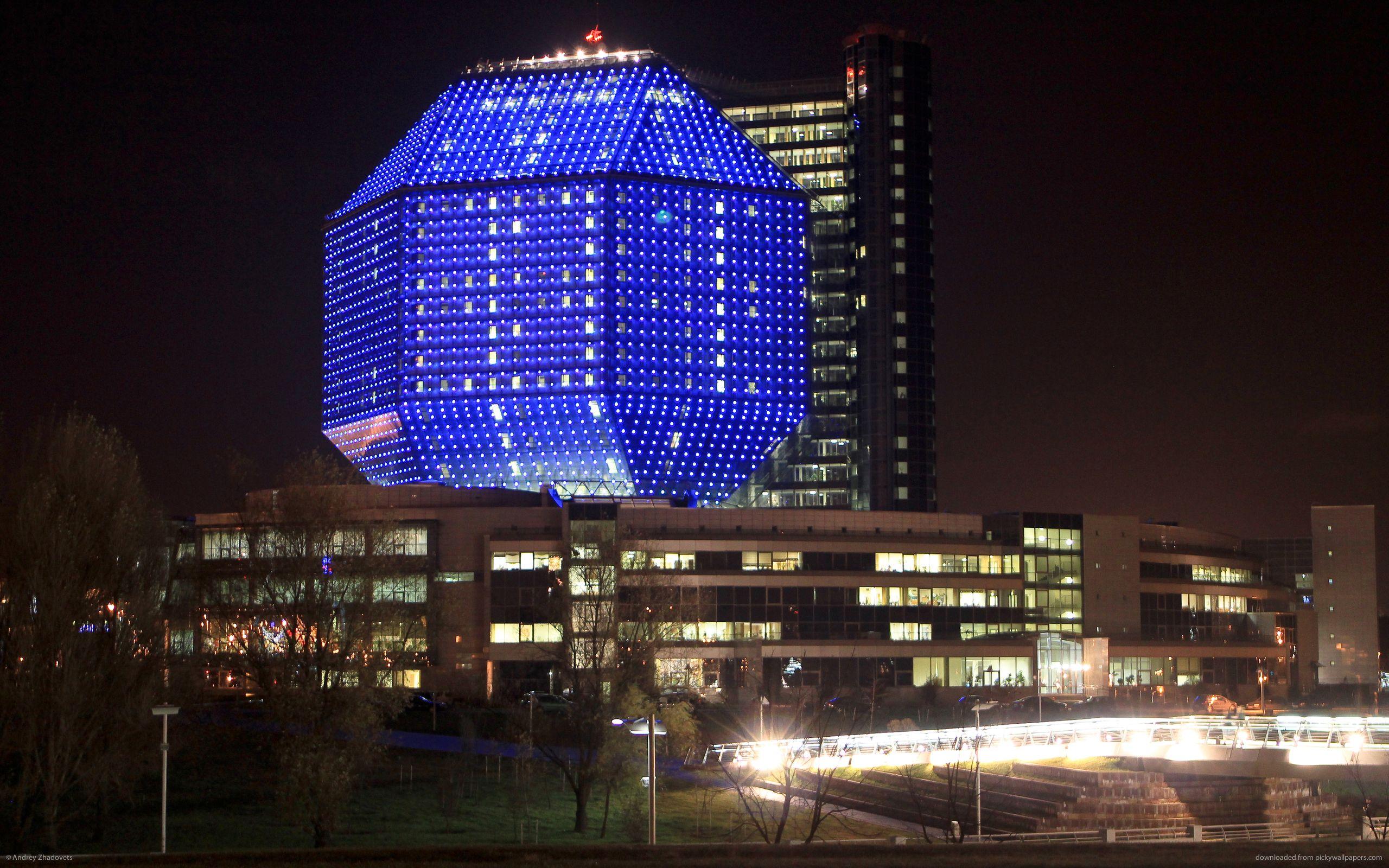 Download 2560x1600 State Library In Minsk Wallpaper