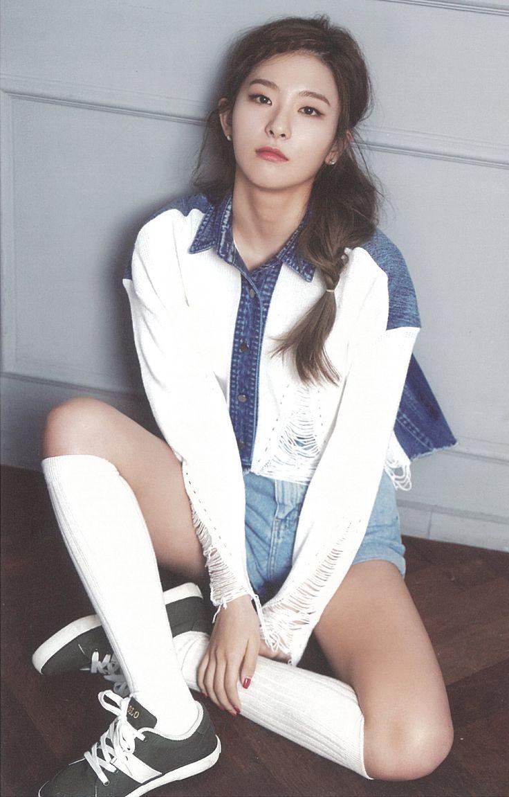 best red velvet seulgi image. Kpop girls, Red