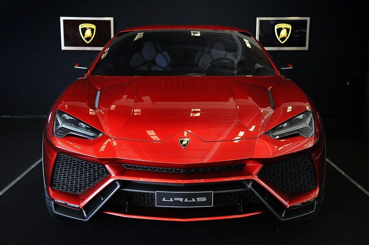 Lamborghini Urus Photo Overview