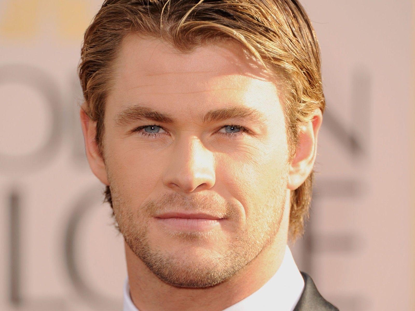 Chris Hemsworth Hollywood Actor Latest Image and Wallpaper