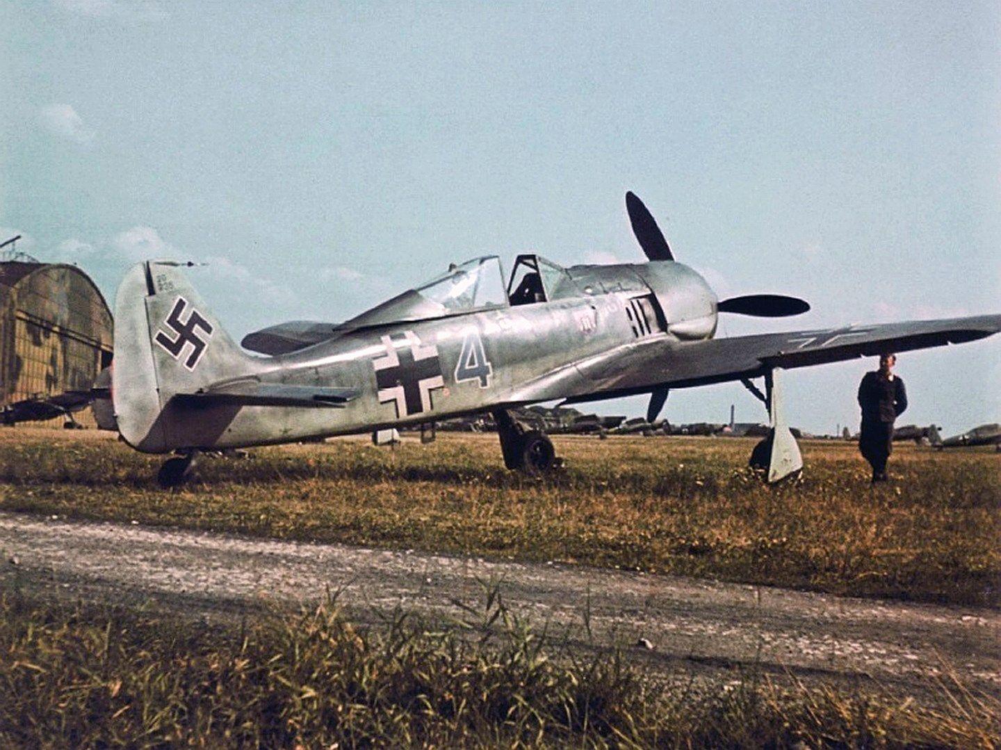 free screensaver wallpaper for focke wulf fw 190x1080