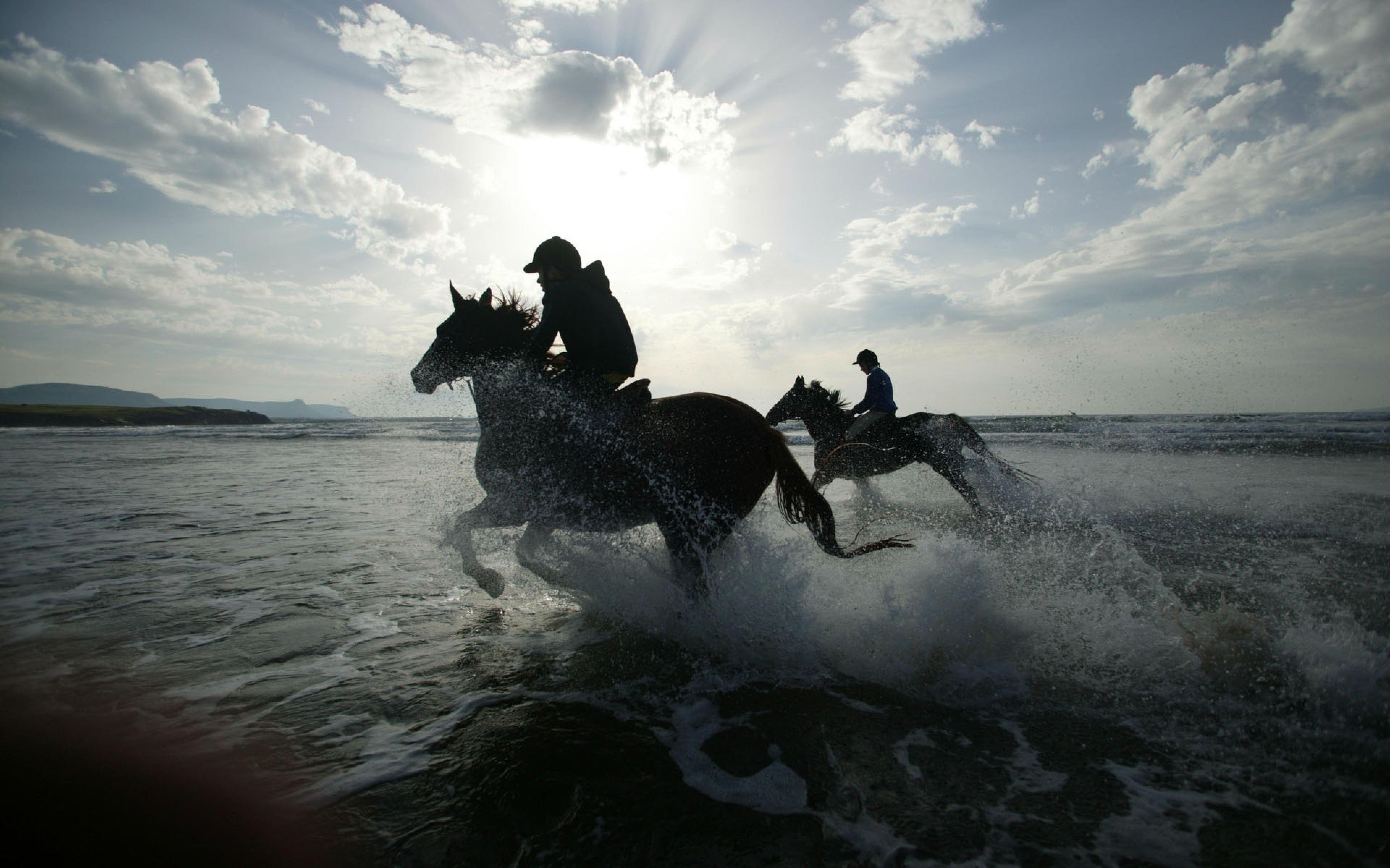 Download Wallpaper 3840x2400 Horse, Rider, Riders, Sea, Spray