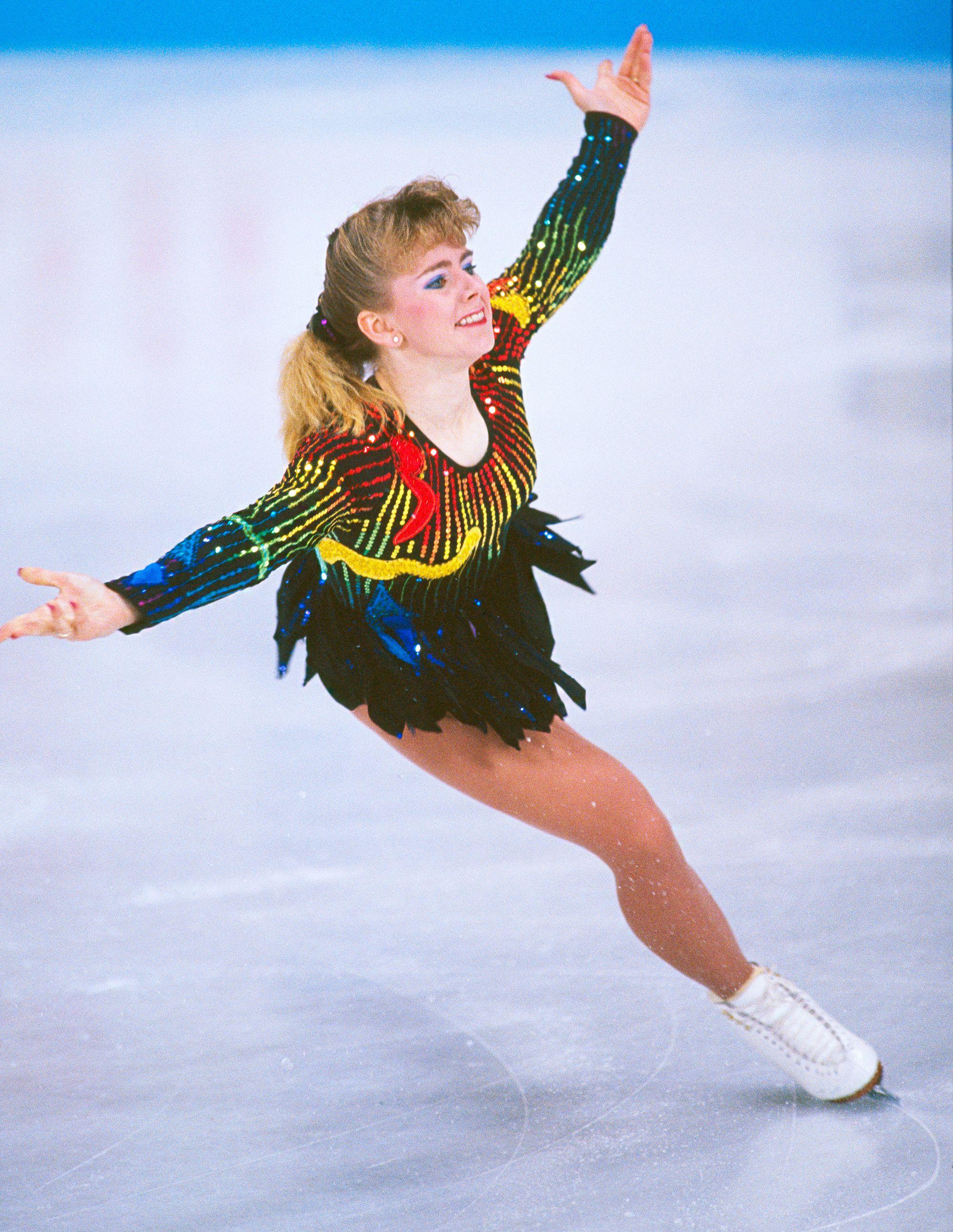 Tonya harding. Тоня Хардинг тройной Аксель. Тони Хардинг фигуристка. Фигурное катание Тоня Хардинг. Тоня Хардинг фигуристка тройной Аксель.