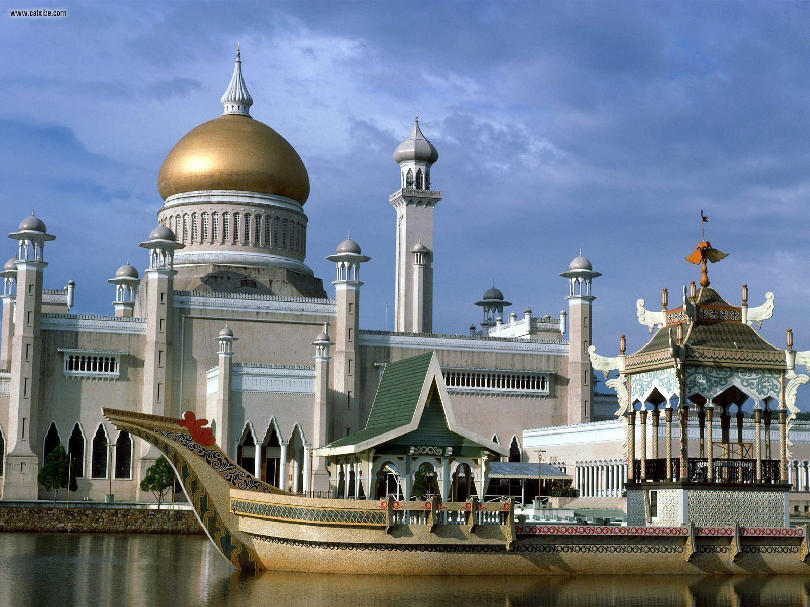 Buildings & City: Omar Ali Saifuddin Mosque Bandar Seri Begawan