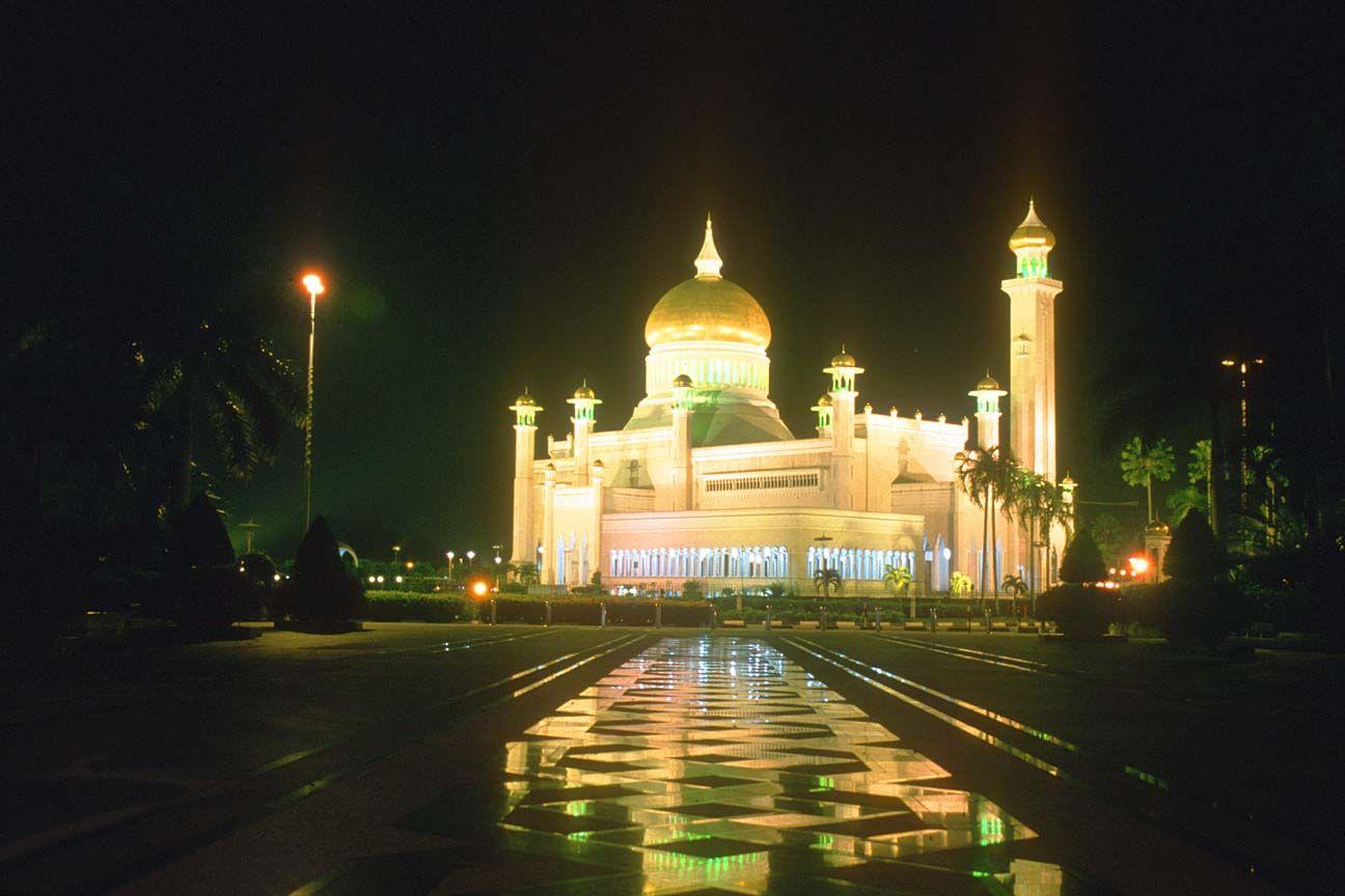 BWN Brunei Bandar Seri Begawan Omar Ali Saifuddien Mosque