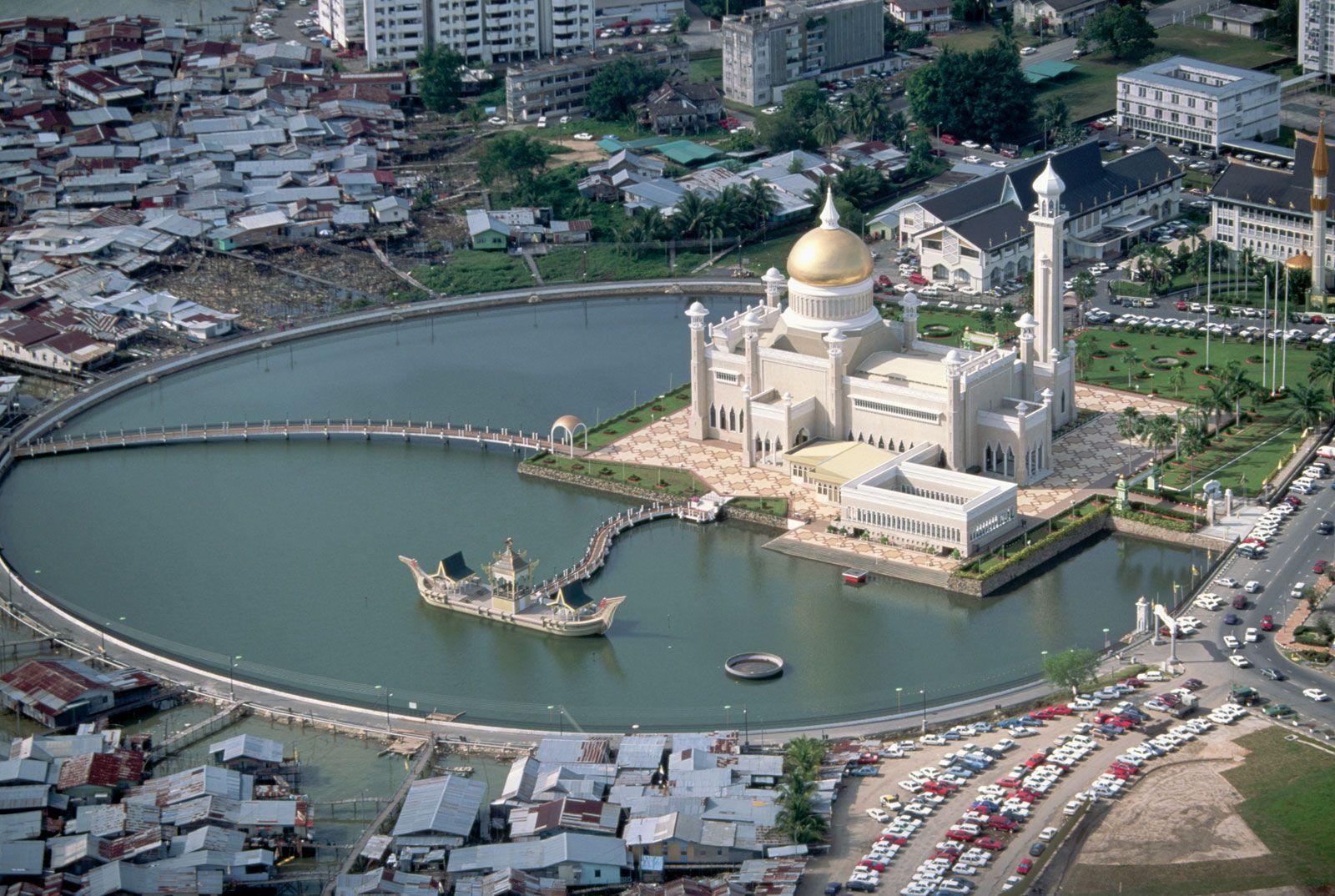 Bandar Seri Begawan photo, places and hotels