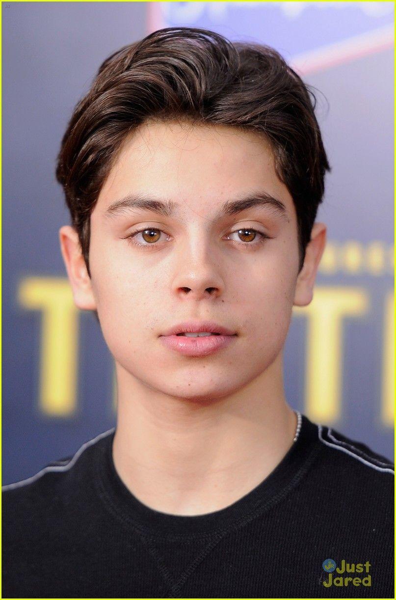 Jake T. Austin: 'The Adventures of TinTin' Premiere. Photo 451960