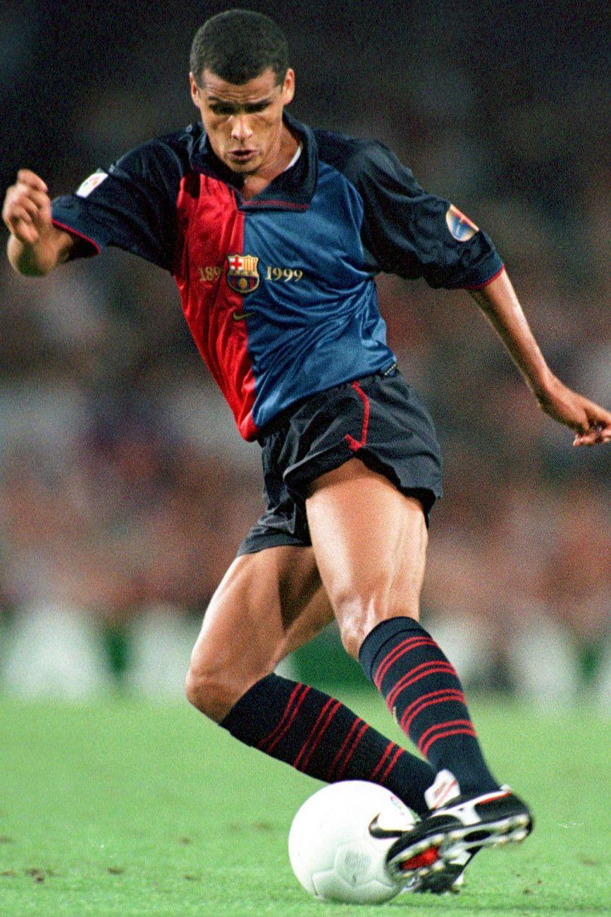 Rivaldo no Barcelona em 1999. Football. Football
