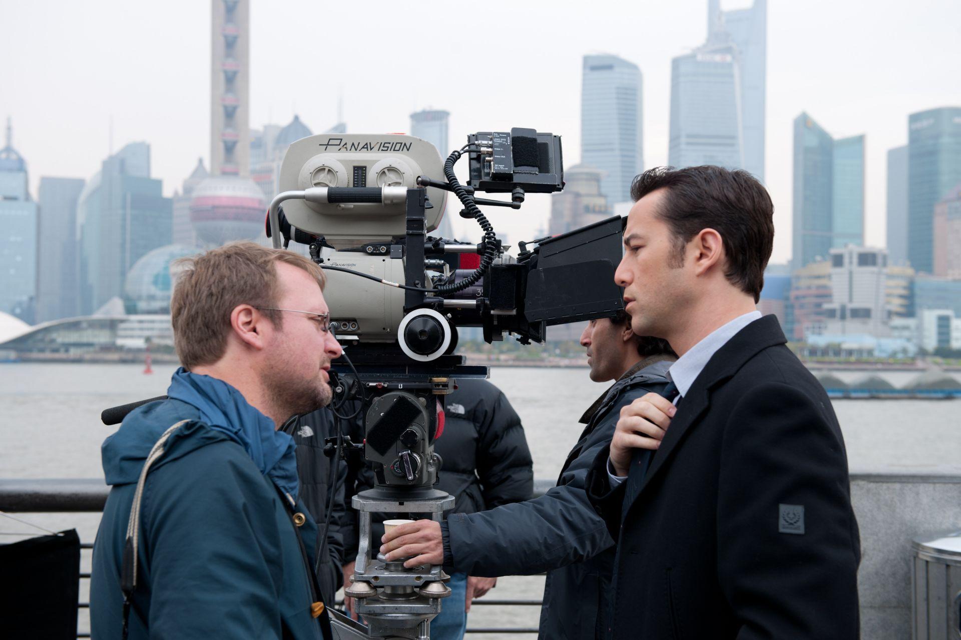Rian Johnson Talks LOOPER, BREAKING BAD, BRICK, Hollywood's Lack