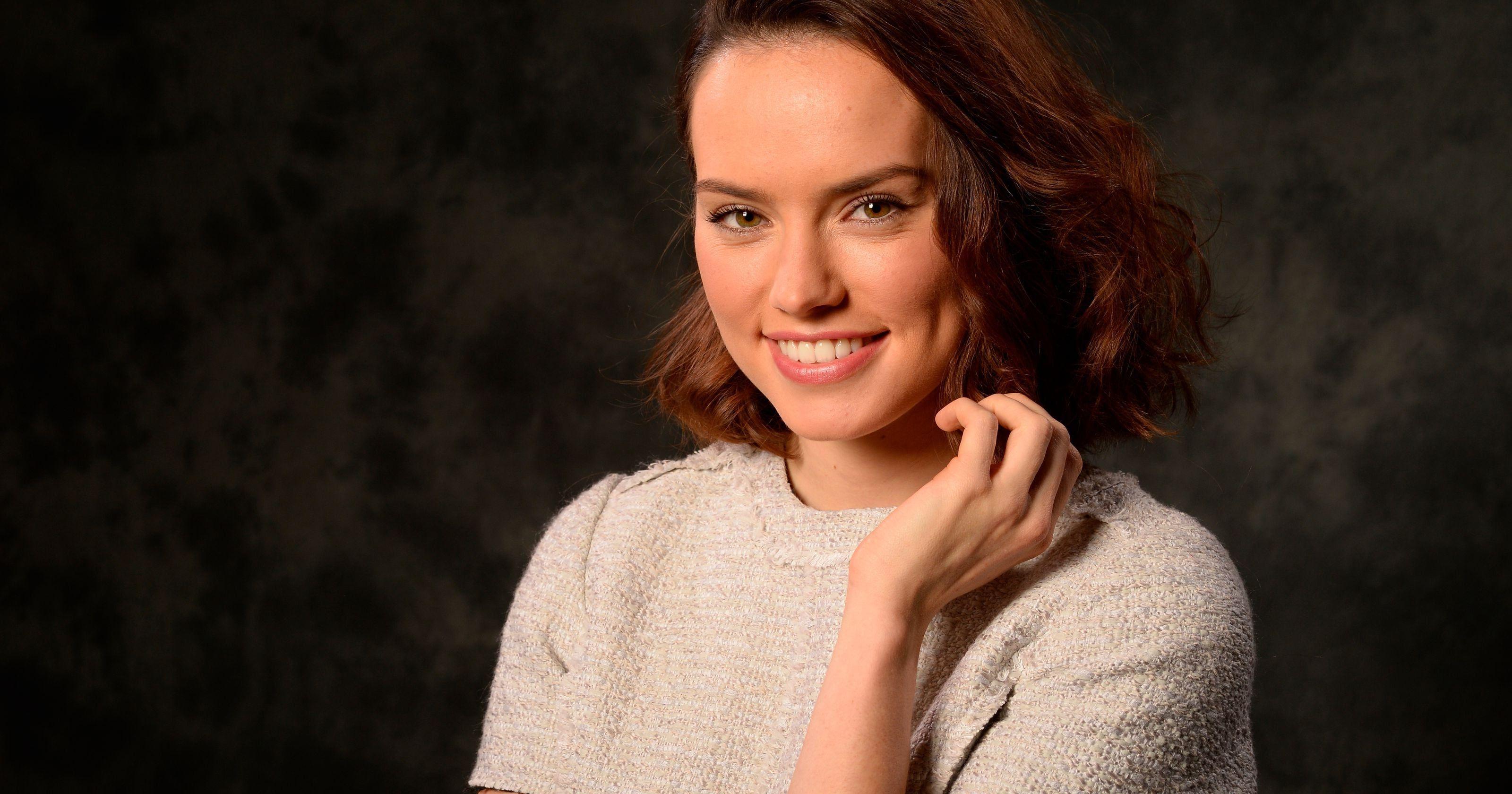 Daisy Ridley Smile Wallpaper 55064 3200x1680 px