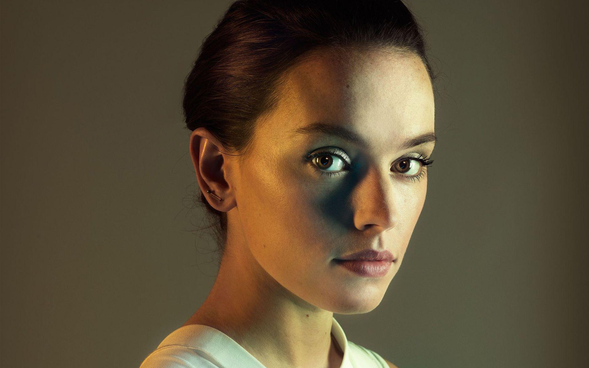 Daisy Ridley 2017 Portrait Wallpaper