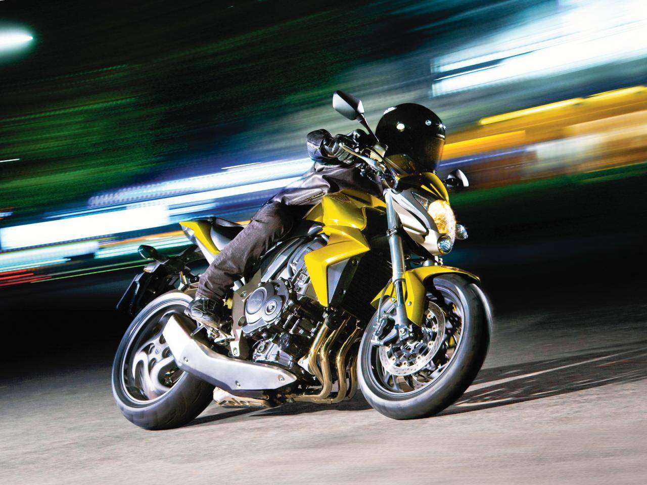 Honda CB1000R in Motion