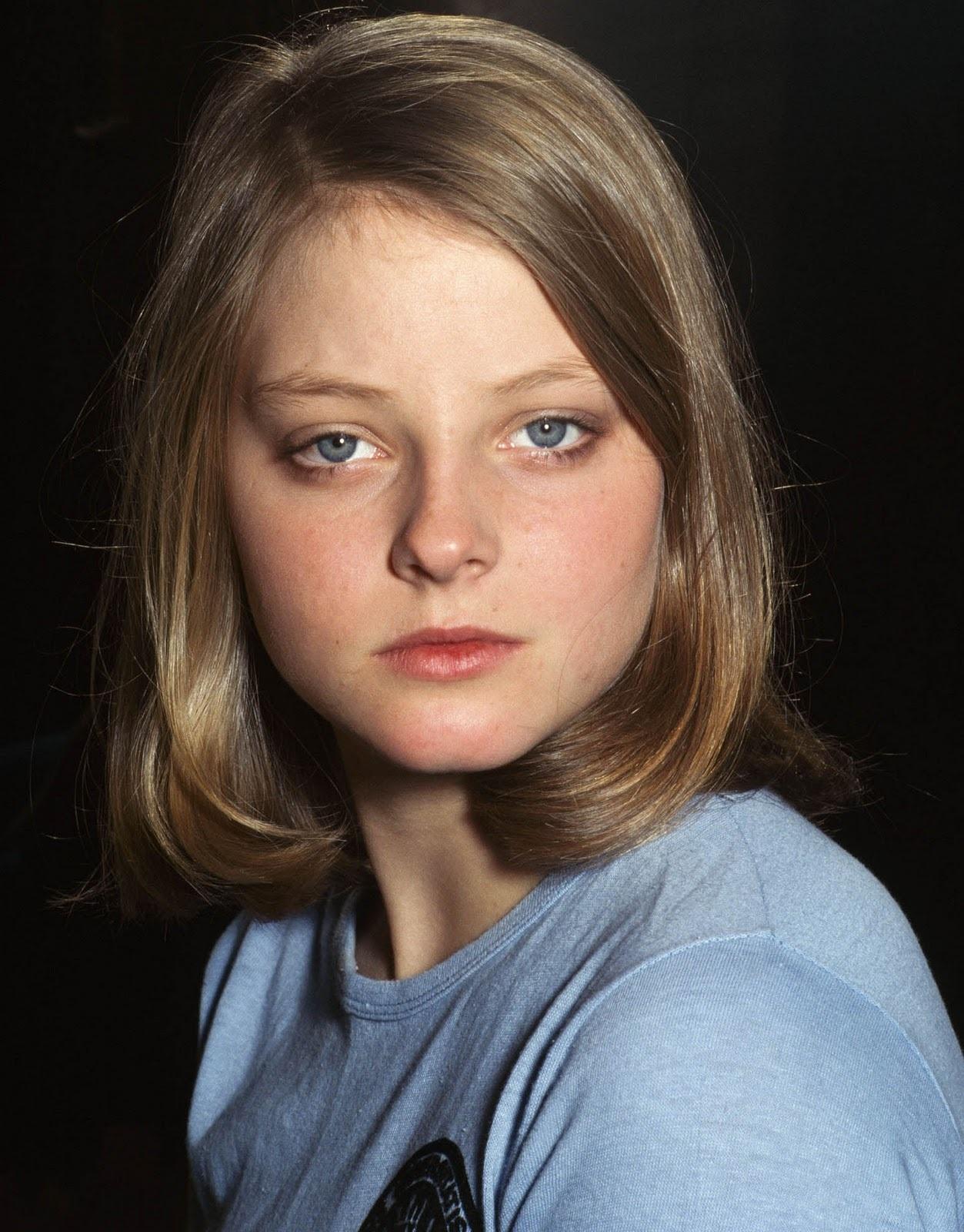 Celebrities Jodie Foster 1253x1600 ▻ HD Background Background