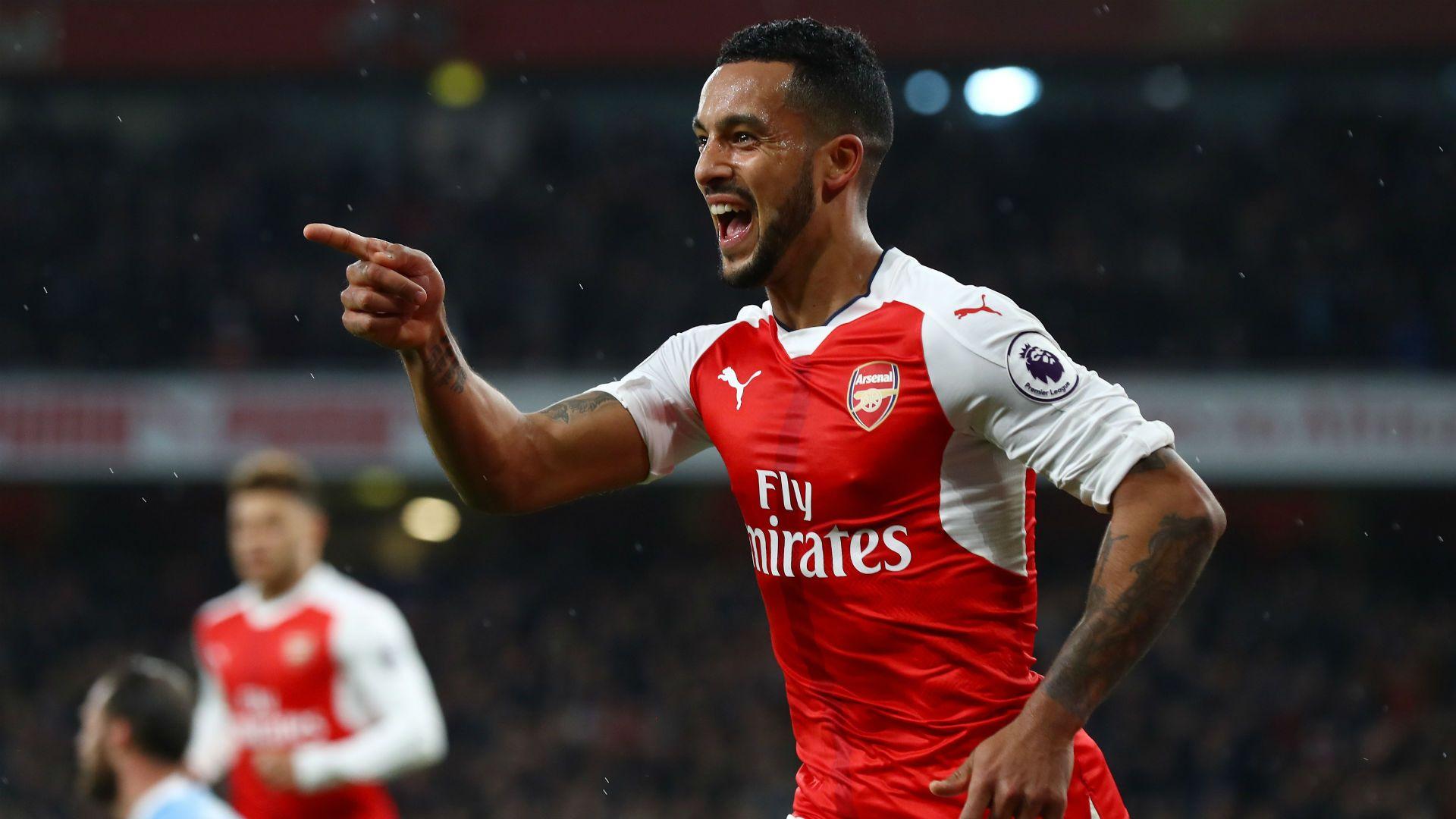Wenger explains why Walcott is substituted so often