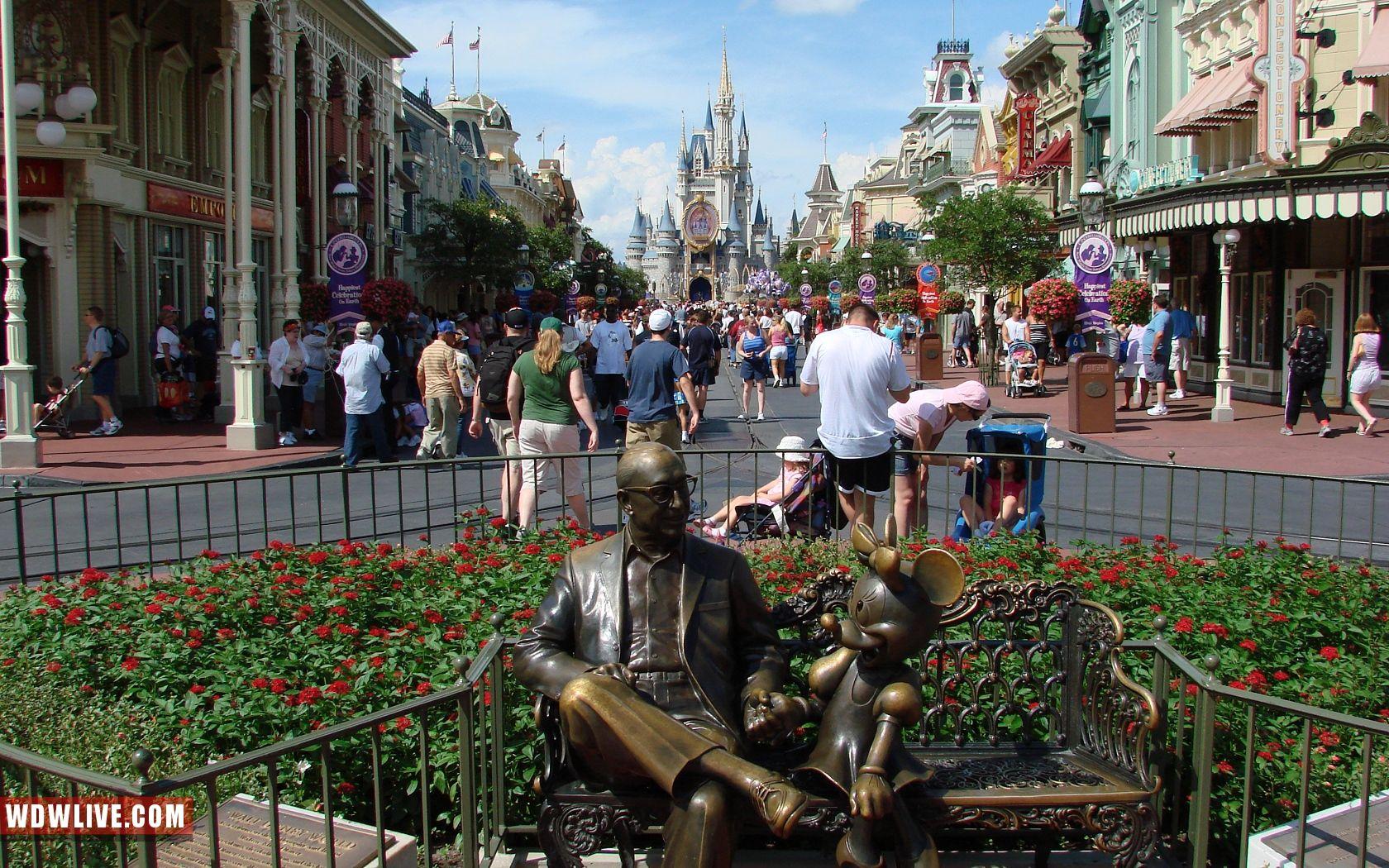 Roy Disney Statue
