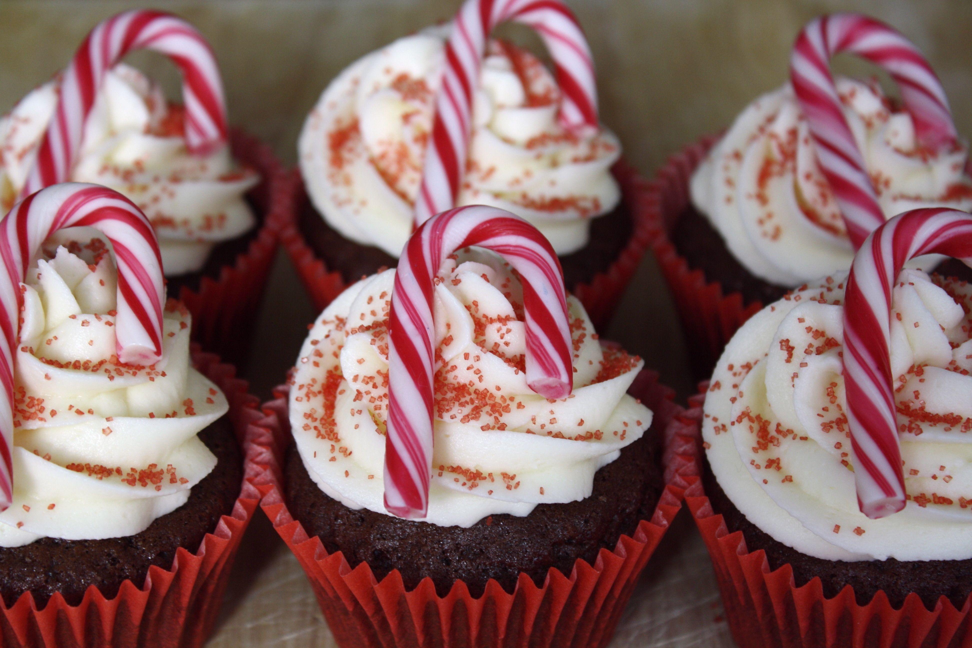 Peppermint Christmas Candy Cane Cupcakes