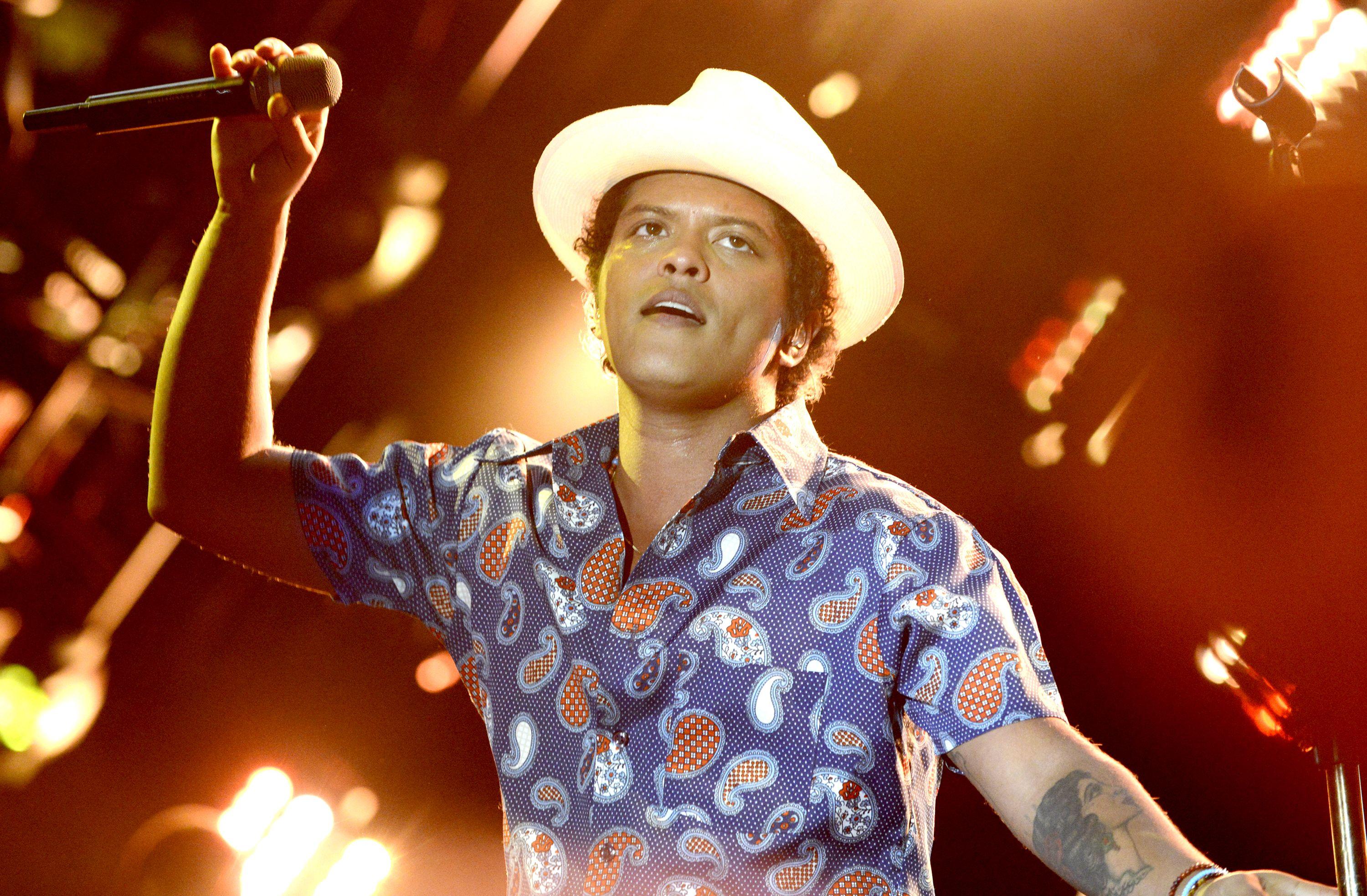 Bruno Mars Is Getting Dragged On Twitter For Offering Support To