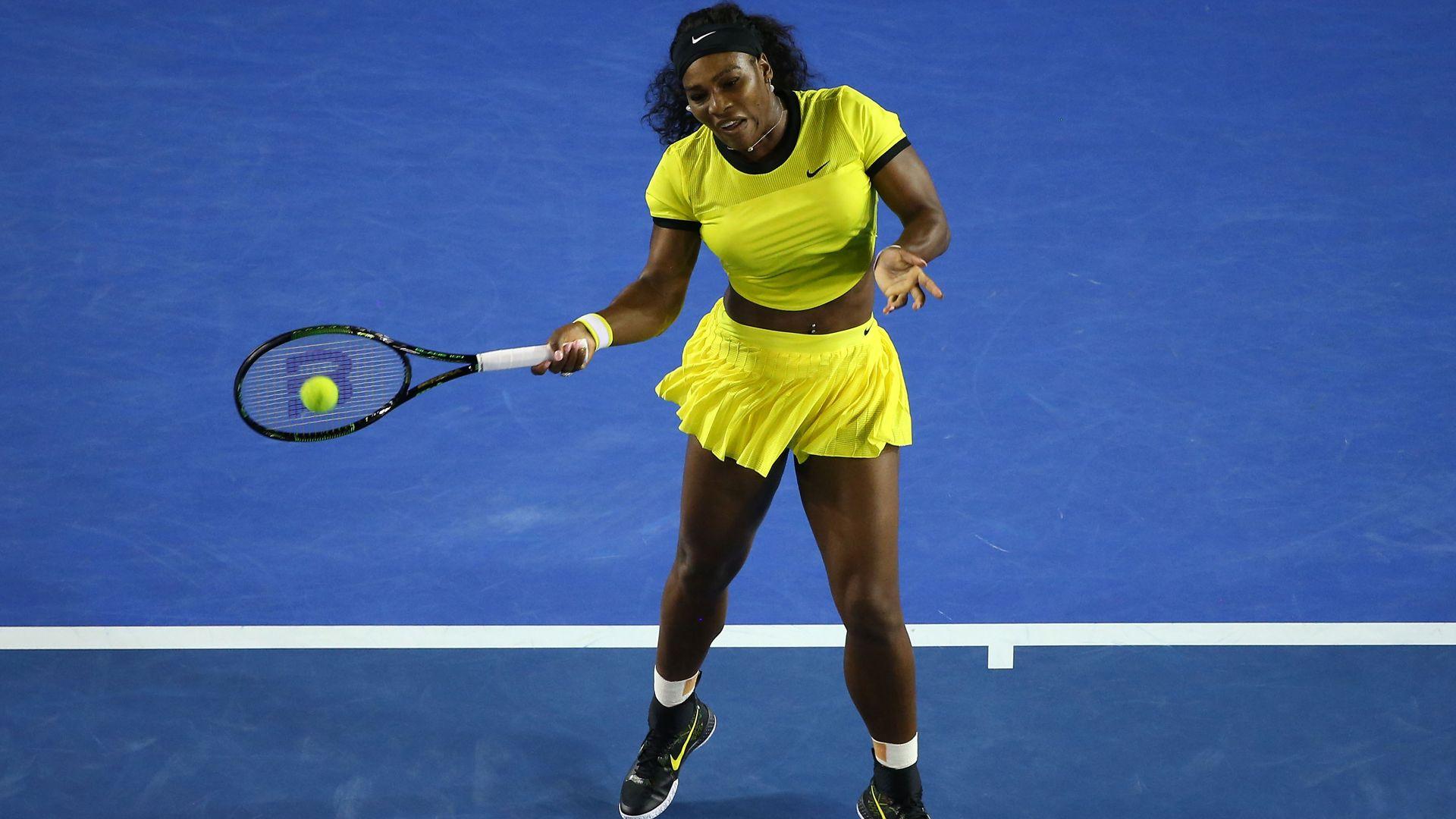 Australian Open 2016: Serena Williams coasts to seventh career