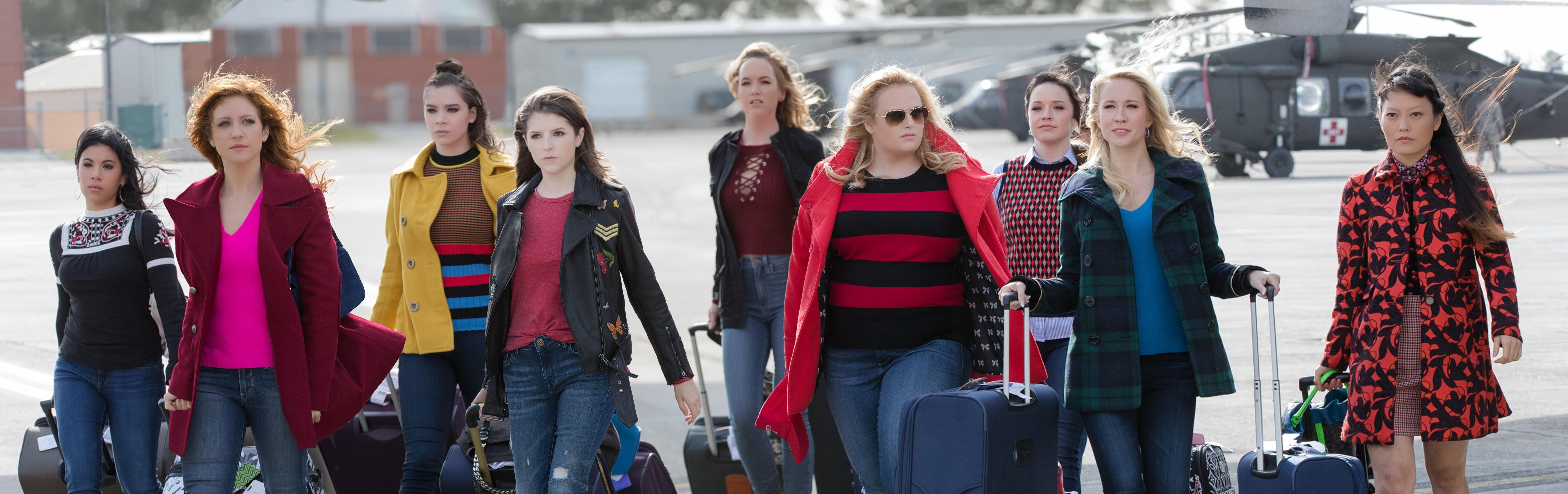 Pitch Perfect 3 Anna Kendrick, Rebel Wilson, Hailee Steinfeld Wallpape