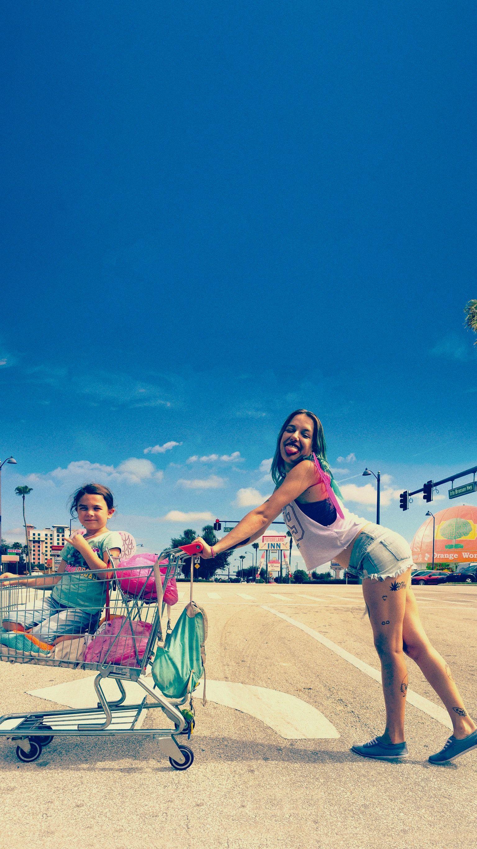 The Florida Project (2017) Phone Wallpaper. Movie wallpaper