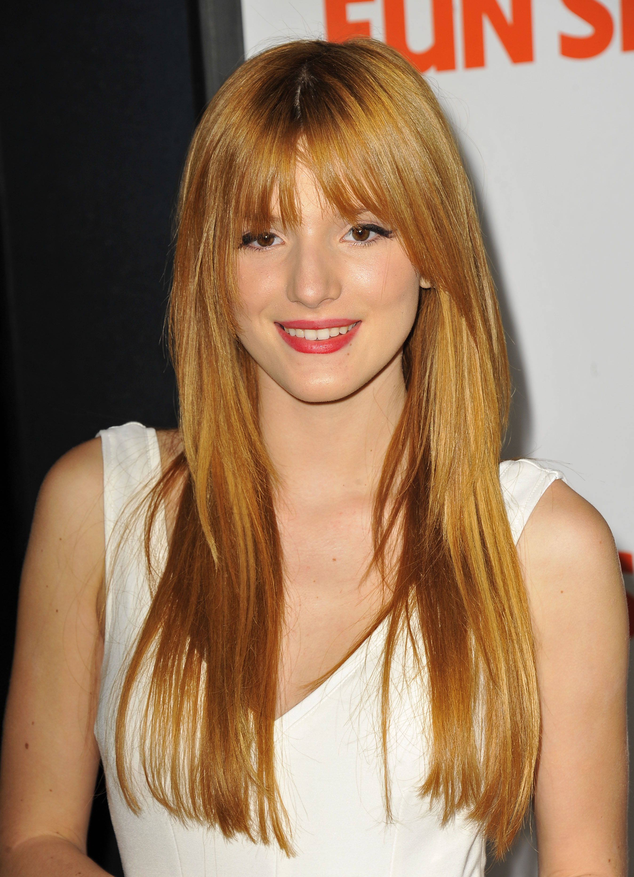 Hot Wallpaper of Bella Thorne