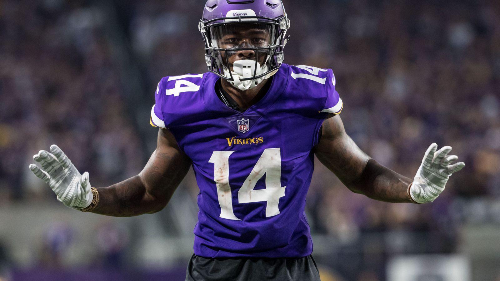 Stefon Diggs wins with 'Wheel of Fortune' cleats