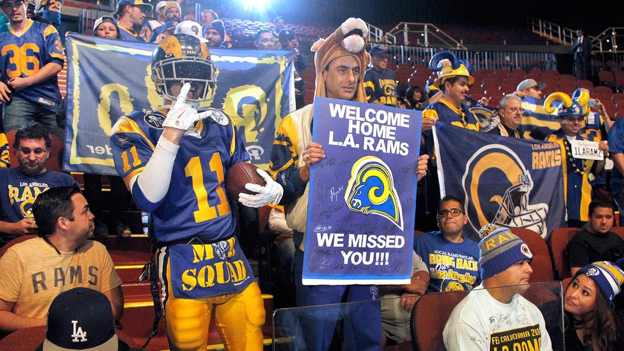 Los Angeles Rams collect 000 season ticket deposits in 2 days