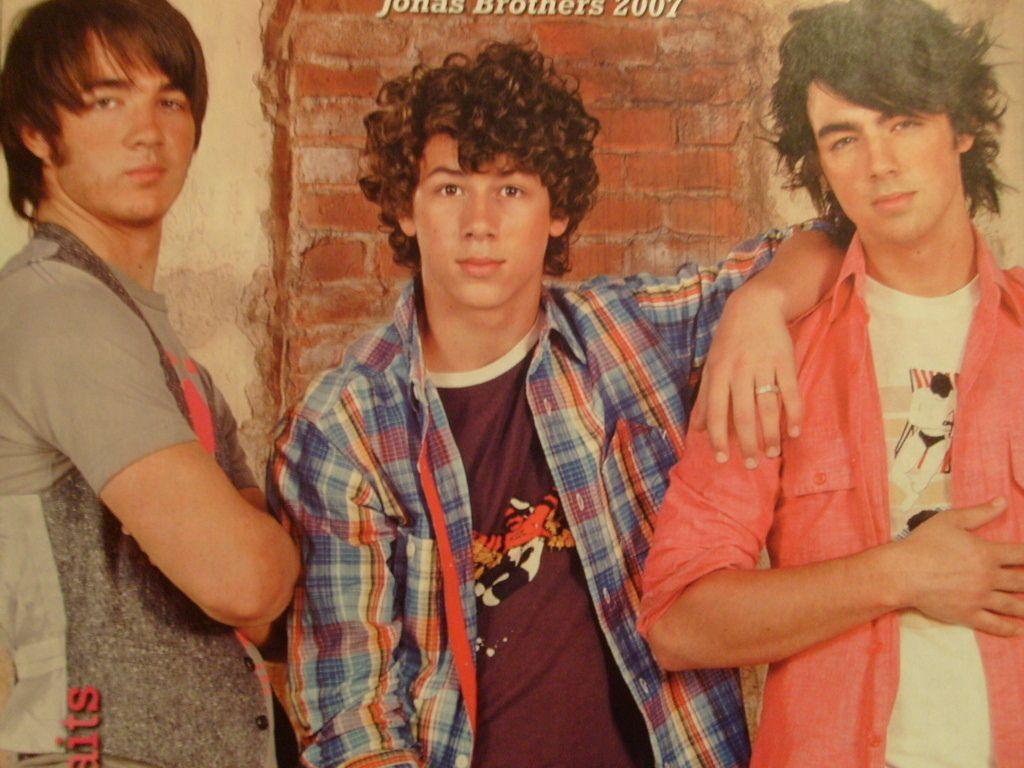 Demi Lovato and Jonas Brothers image Peace HD wallpaper